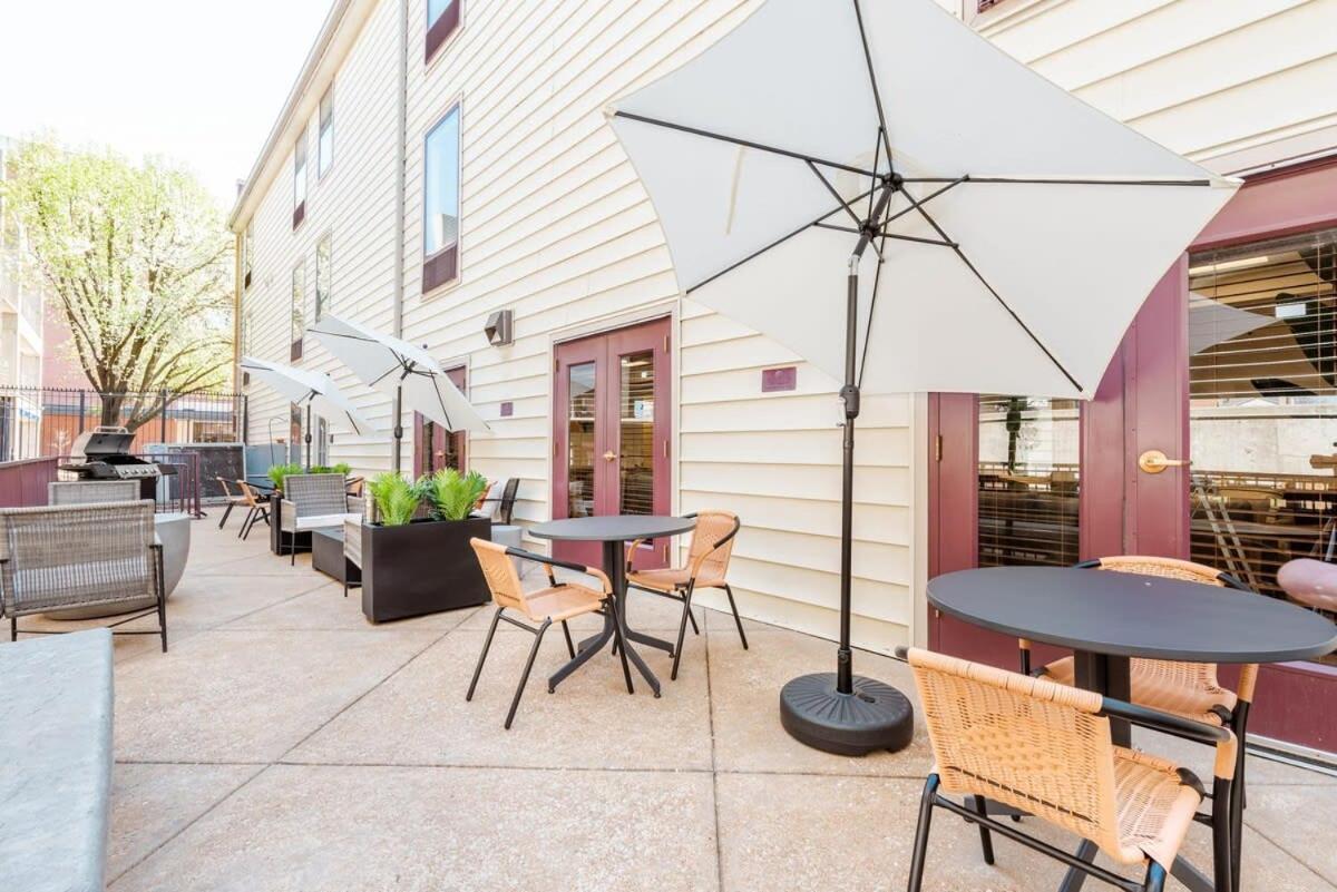 Cozysuites Cwe King Suite With Parking! Tower Grove 外观 照片